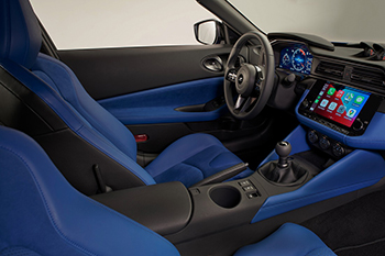 the interior of the nissan z