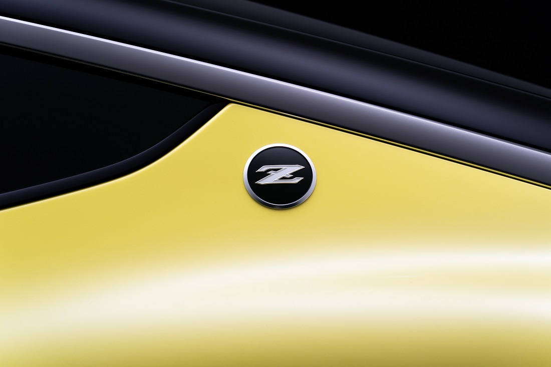 new z emblem on the new nissan z in yellow